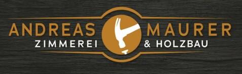 Logo von Andreas Maurer, Zimmererei und Holzbau, mit Hammer-Icon auf orangem Hintergrund und rustikalem Schwarz.